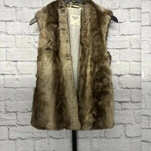Abercrombie & Fitch Faux Fur Vest
